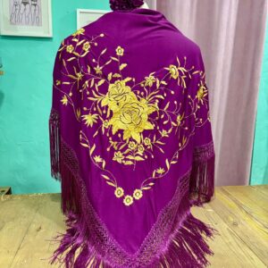 Mantón Bordado Morado con Oro