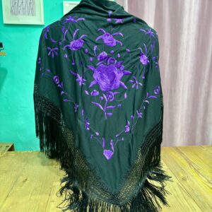 Mantón Bordado Negro con Morado